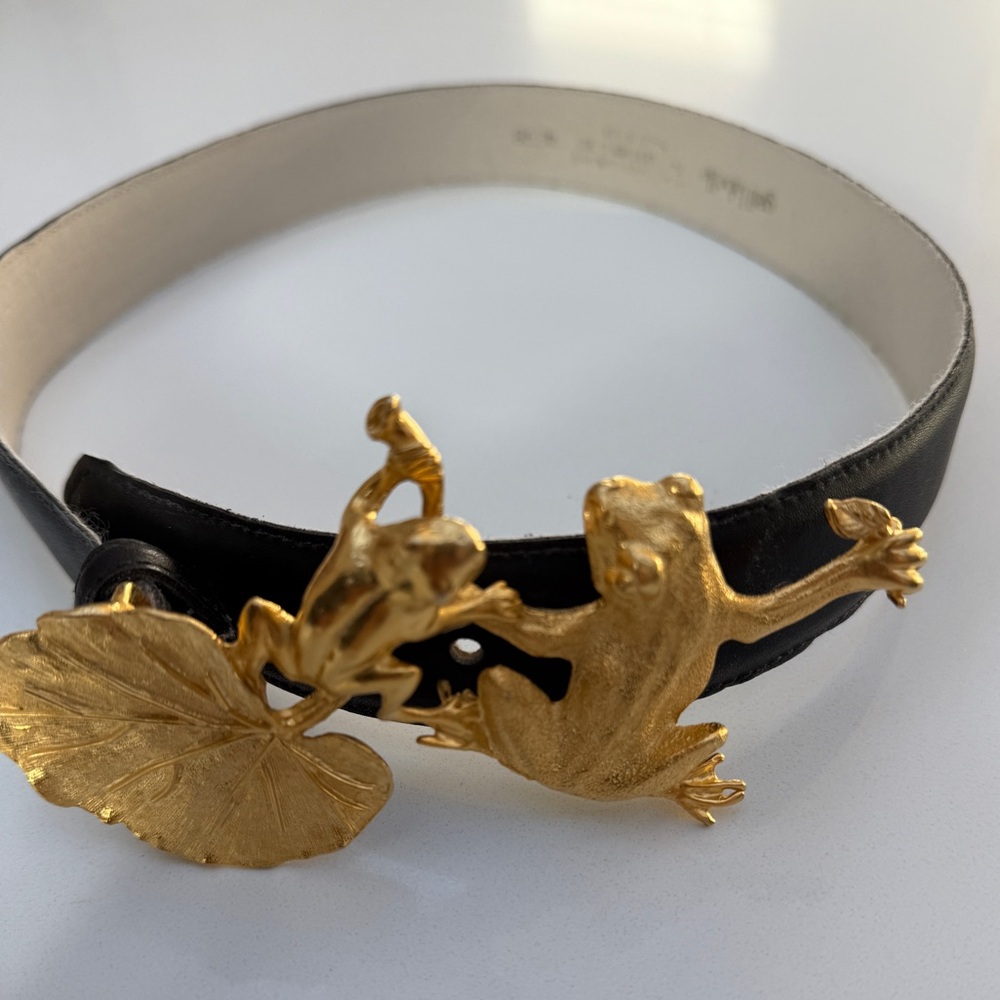 Gail LaBelle Gold Frog Black Leather Belt - Picture 3 of 10